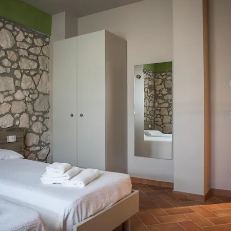 לינה וארוחת בוקר Casa Campagnari 3*